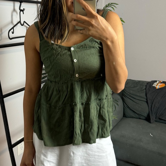 Cute Green Top - Picture 2 of 3